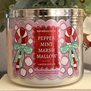 🆕🍡 BATH & BODY WORKS LIMITED EDITION “PEPPERMINT MARSHMALLOW” 3-WICK CANDLE. NEW